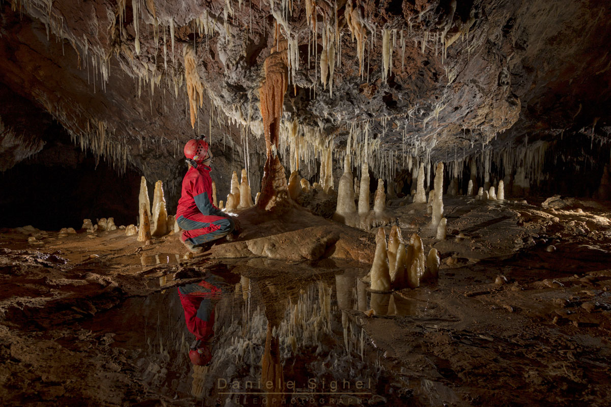 Affascinanti concrezioni, Cueva Mur